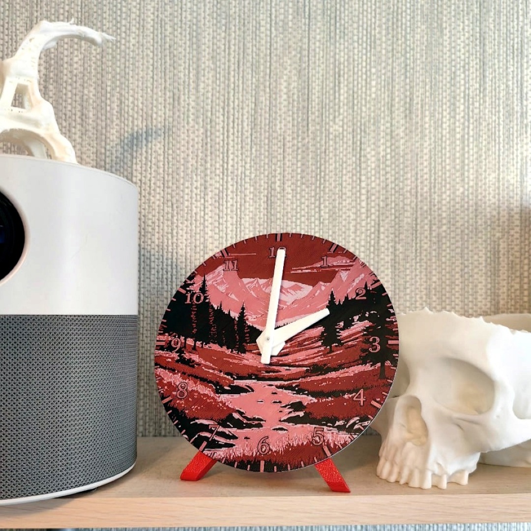 Часы с разными циферблатами